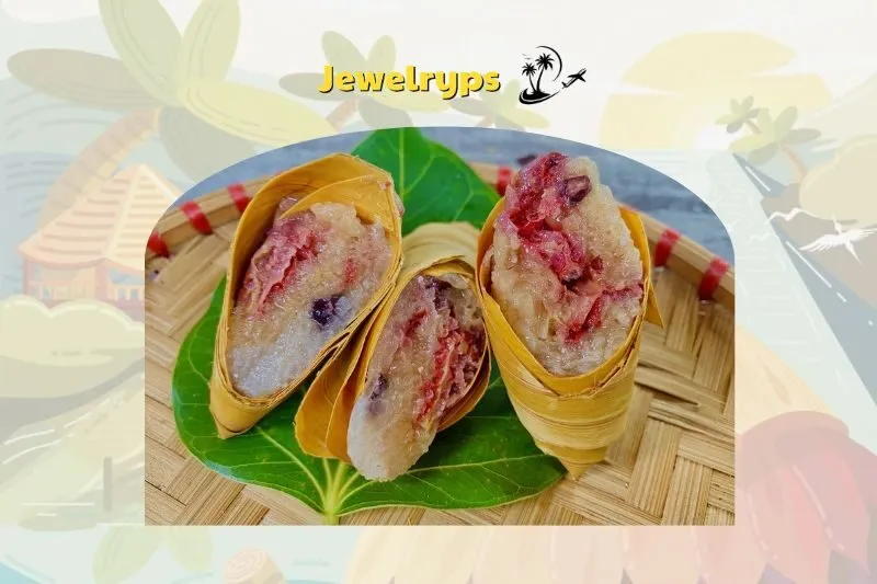 Cách thưởng thức bánh lá dừa Bến Tre